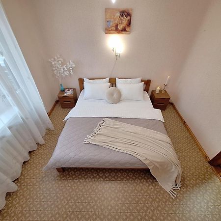 4 Ліжка З Балконом Документи Для Відряджень Мережа Alex Apartments Безконтатне Заселення 24-7 Poltava Exteriér fotografie