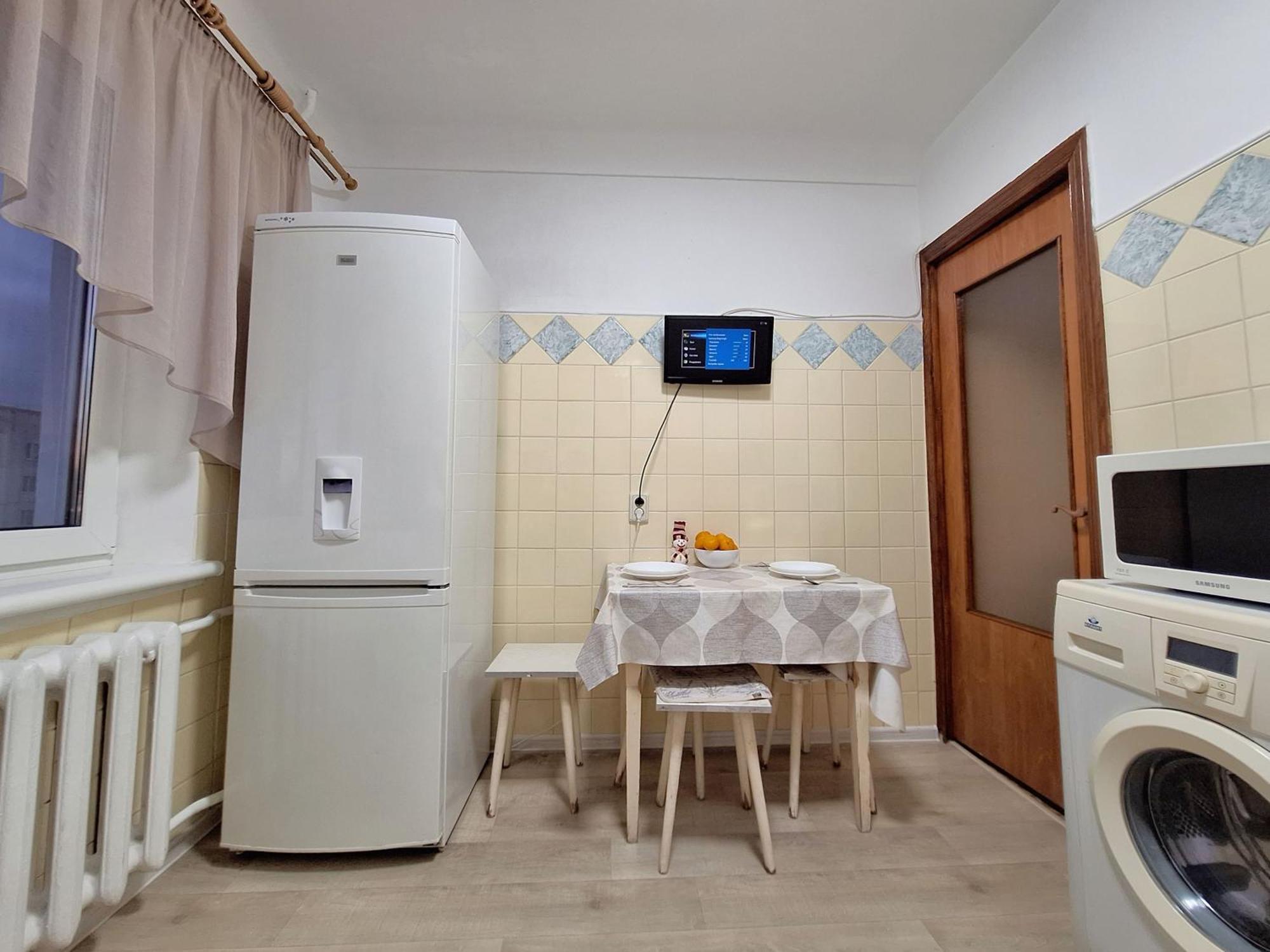4 Ліжка З Балконом Документи Для Відряджень Мережа Alex Apartments Безконтатне Заселення 24-7 Poltava Exteriér fotografie