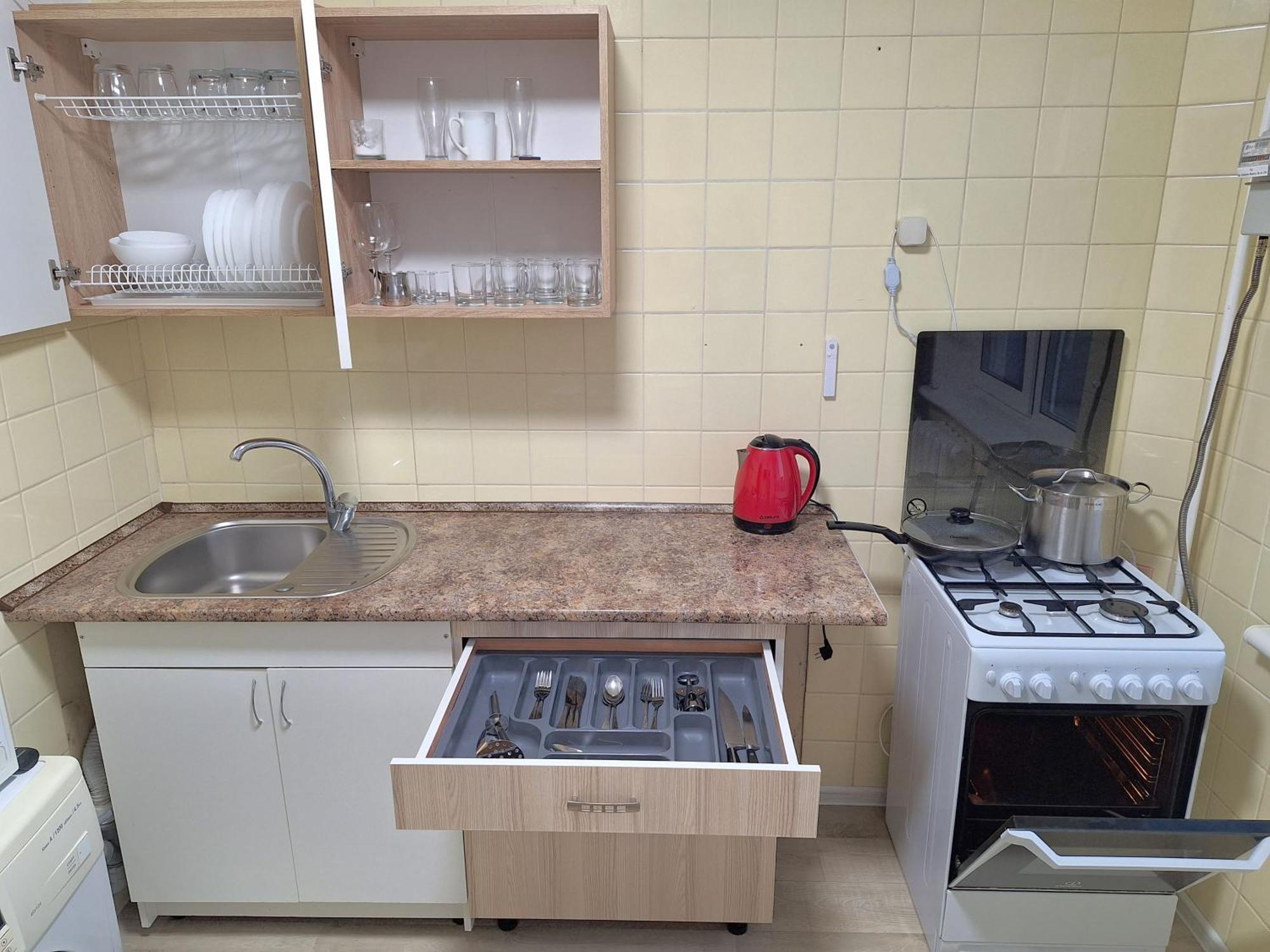 4 Ліжка З Балконом Документи Для Відряджень Мережа Alex Apartments Безконтатне Заселення 24-7 Poltava Exteriér fotografie