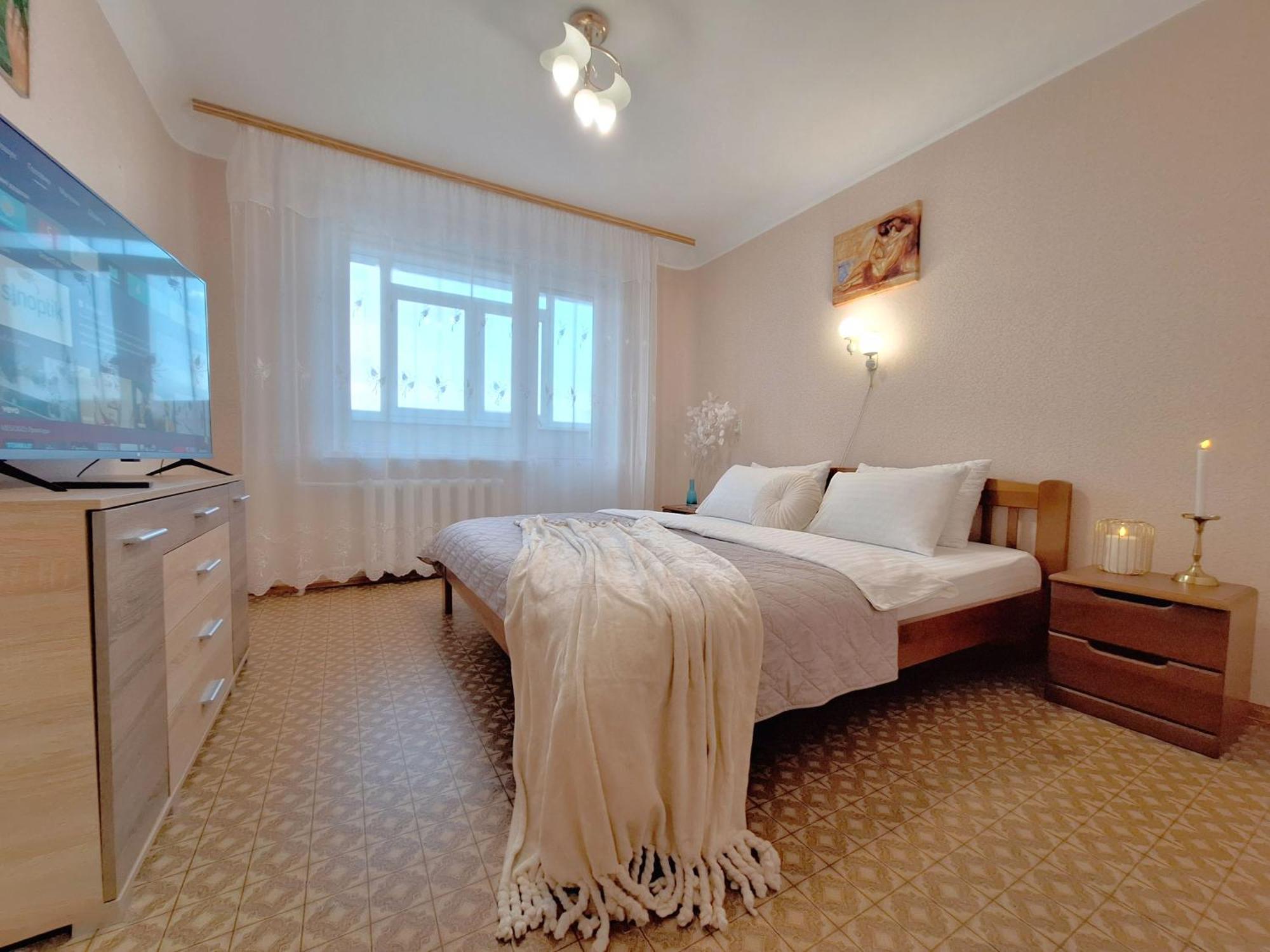 4 Ліжка З Балконом Документи Для Відряджень Мережа Alex Apartments Безконтатне Заселення 24-7 Poltava Exteriér fotografie