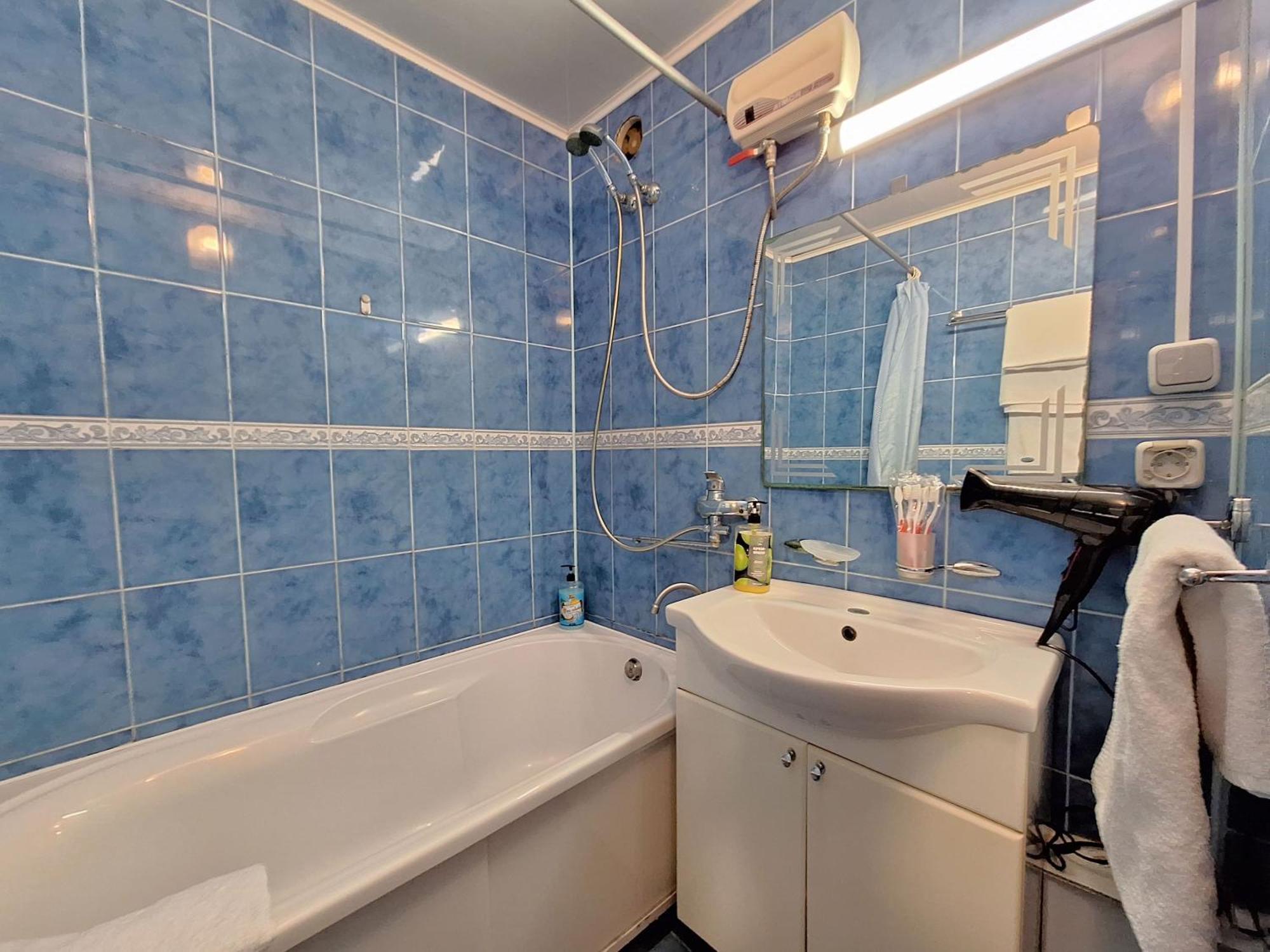 4 Ліжка З Балконом Документи Для Відряджень Мережа Alex Apartments Безконтатне Заселення 24-7 Poltava Exteriér fotografie