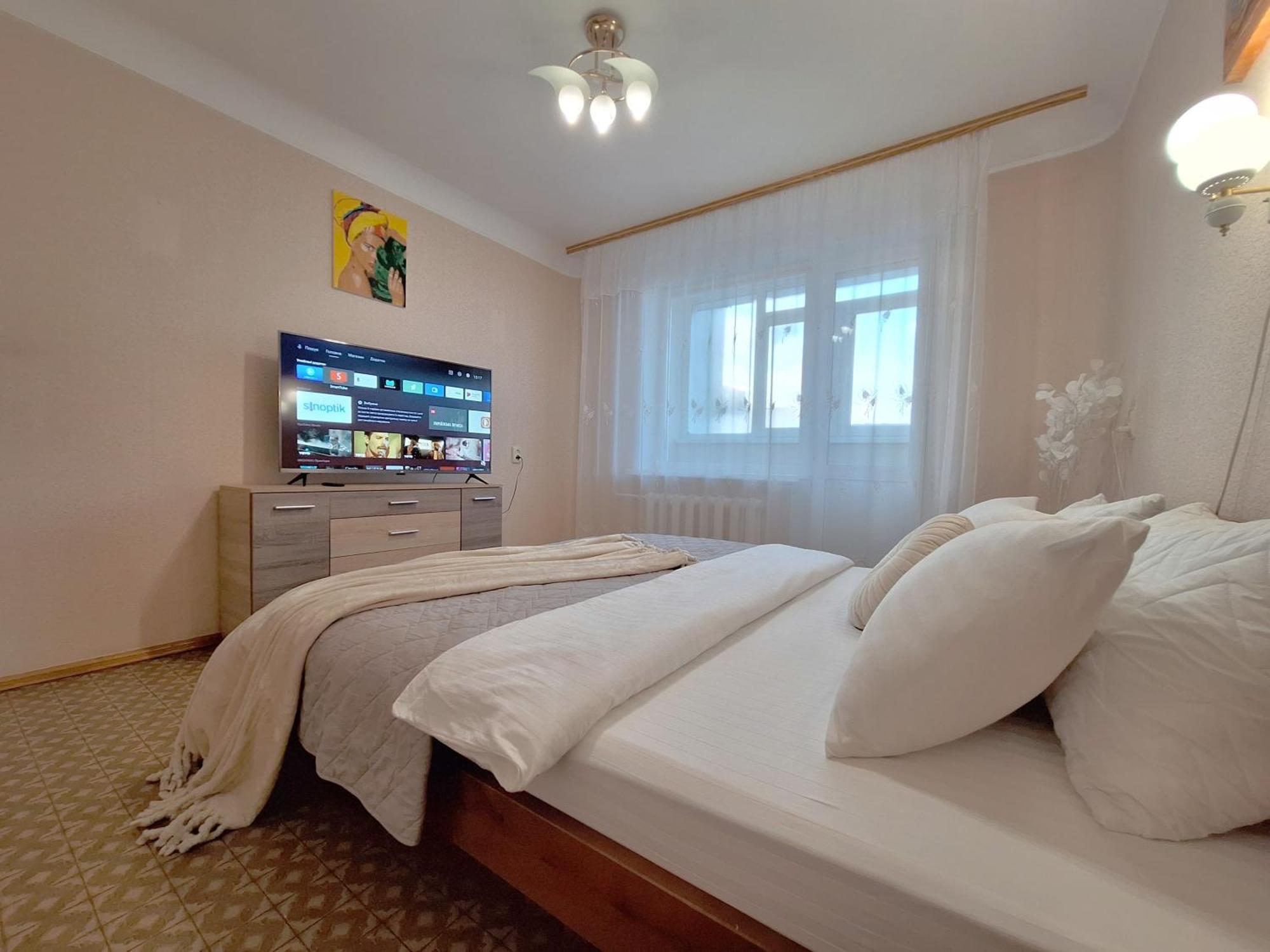 4 Ліжка З Балконом Документи Для Відряджень Мережа Alex Apartments Безконтатне Заселення 24-7 Poltava Exteriér fotografie