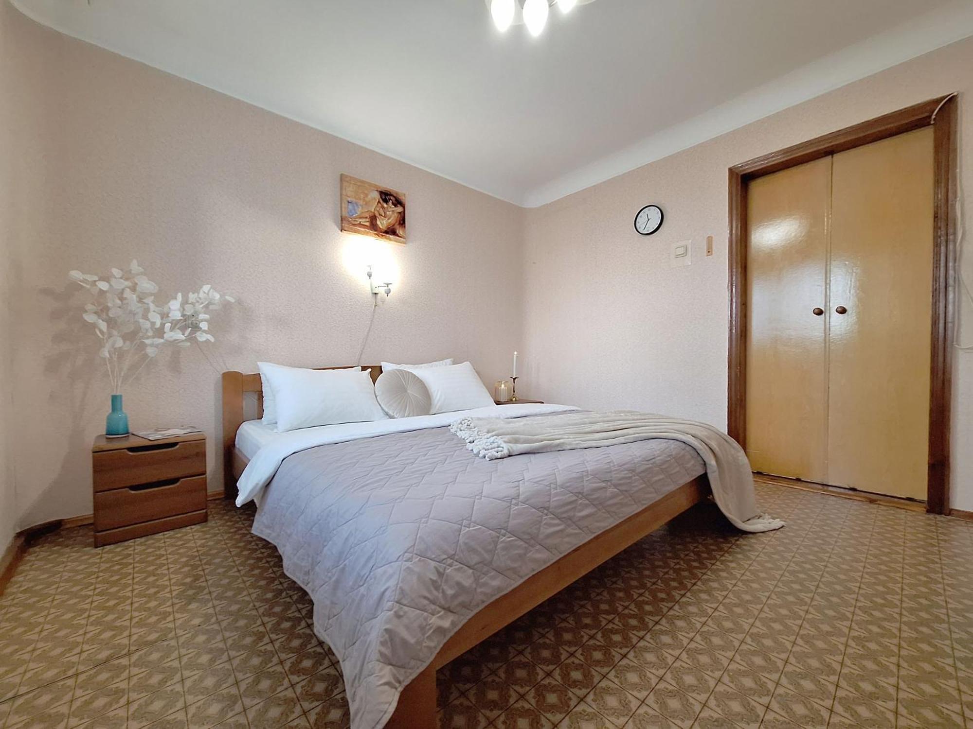 4 Ліжка З Балконом Документи Для Відряджень Мережа Alex Apartments Безконтатне Заселення 24-7 Poltava Exteriér fotografie