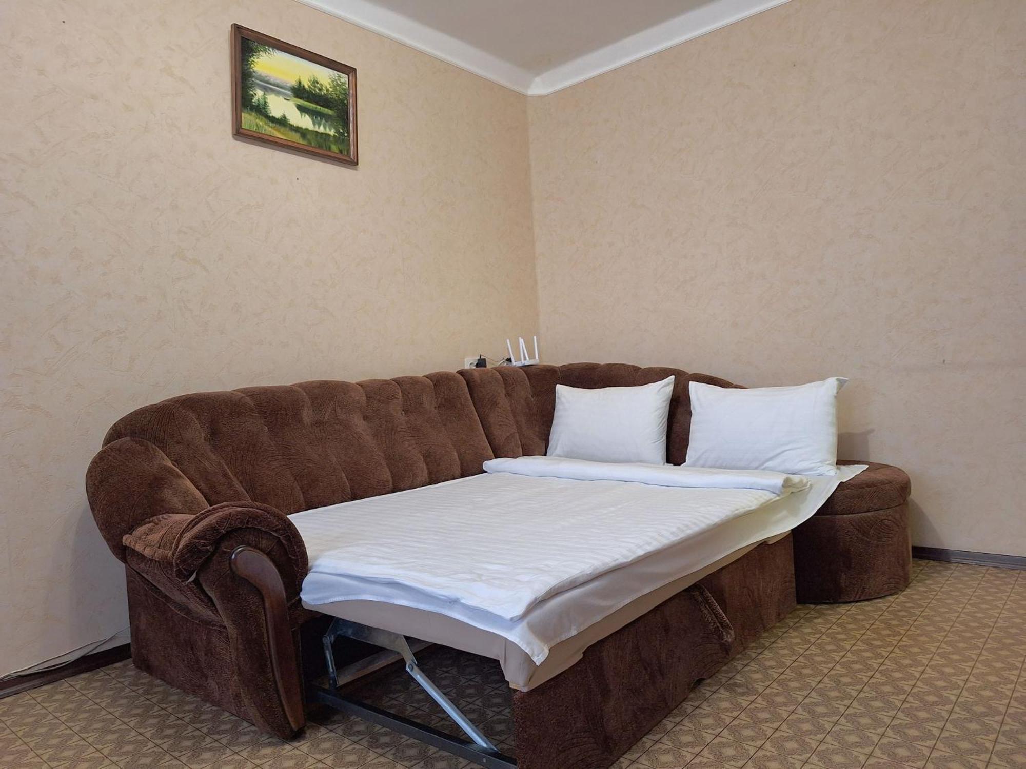 4 Ліжка З Балконом Документи Для Відряджень Мережа Alex Apartments Безконтатне Заселення 24-7 Poltava Exteriér fotografie
